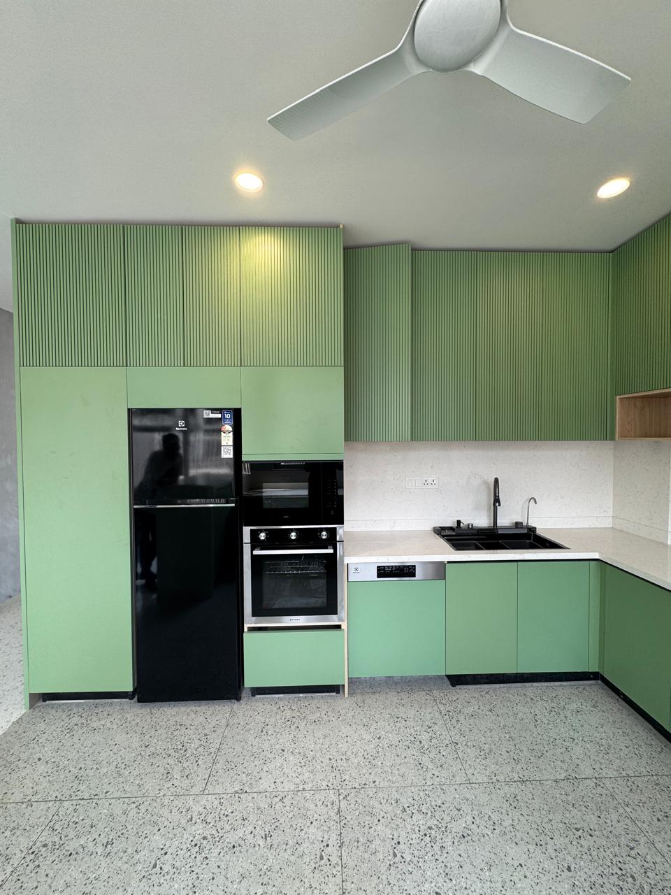 Sage Fluted Compact